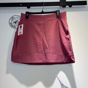 Pink skirt with shorts underneath brand new Size- M Brand- 32 Degrees